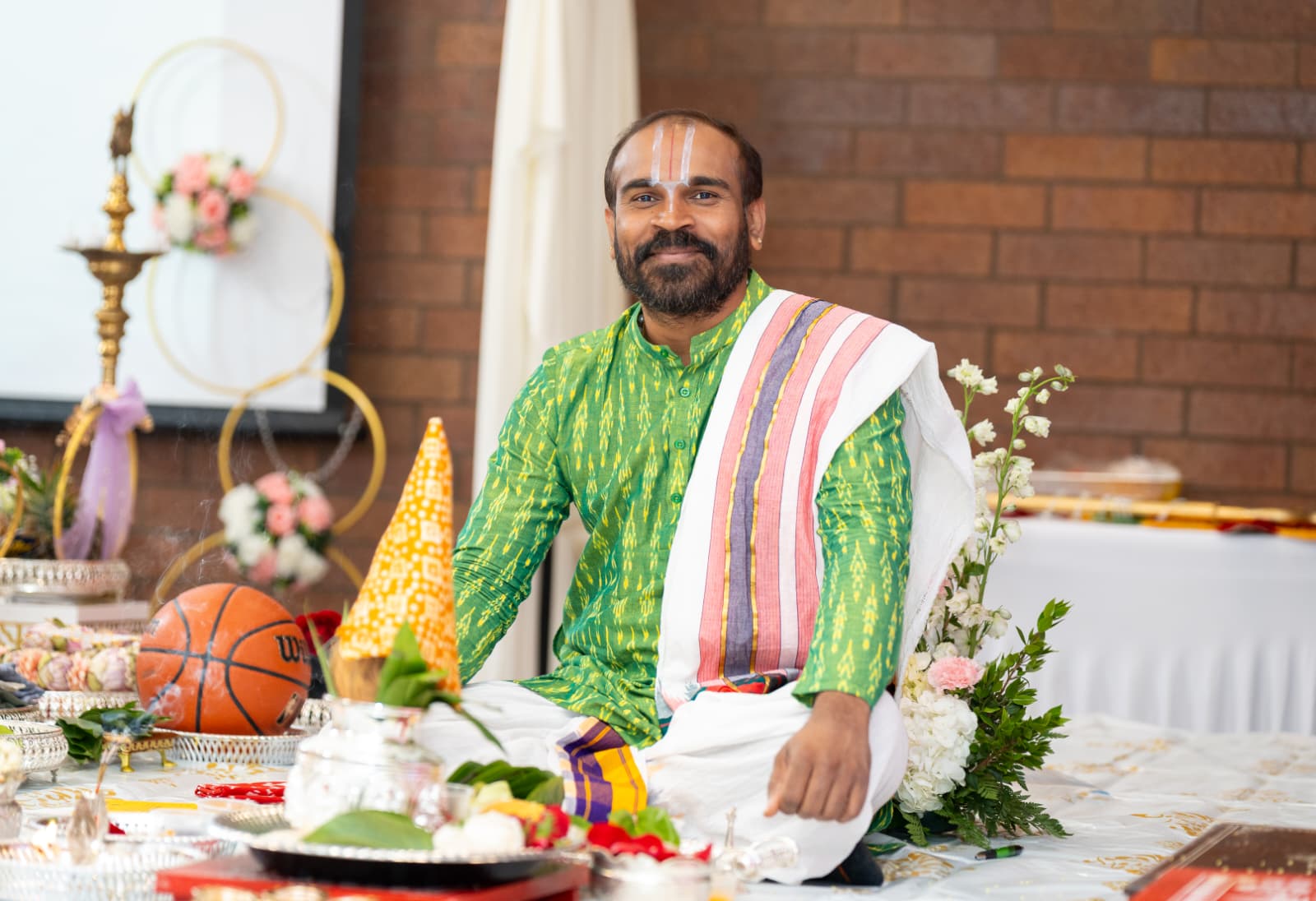 hindu purohith seshadri swamy (2)
